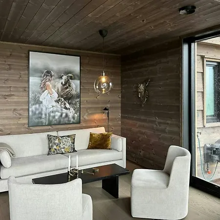 Ferienhaus Luxury Mountain With In And Out Fidjeland